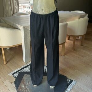Vince black elastic trouser. Medium.NWT